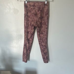 Barely worn athleta leggings, no pilling or wear.